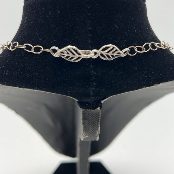 SIMPLE NECKLACE WITH IRIDESCENT BEADS - Picture 4 of 7